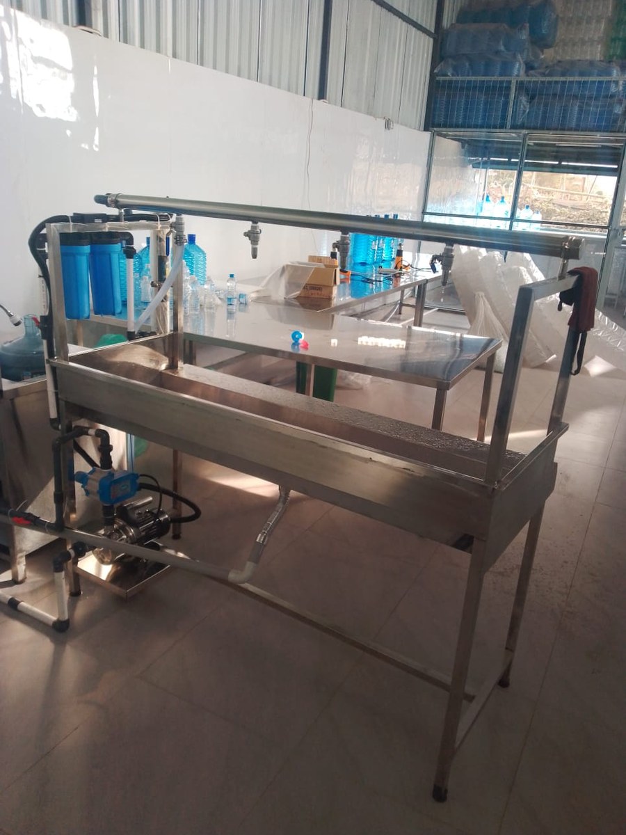 Final polishing filtration and hygienic storage before bottling